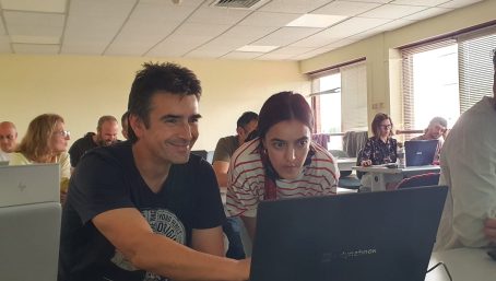 Katia Cezón y alumnos del taller