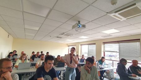 Katia Cezón y alumnos del taller